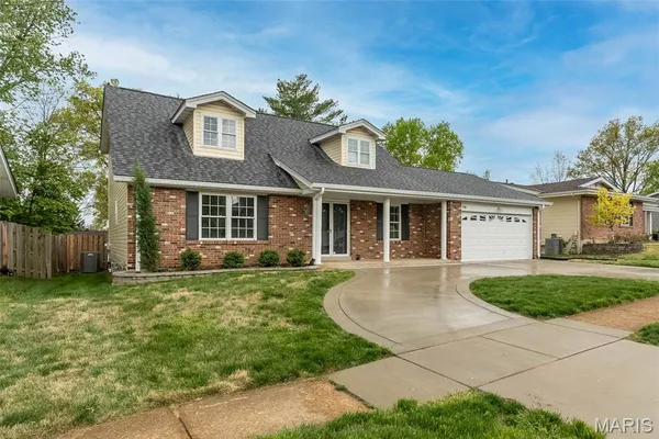 $465,000 | 716 Reinke Road, Ballwin, MO 63021