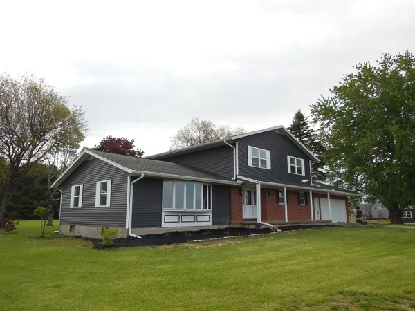 $499,000 | 24704-2200 2200 E Street, Ohio, IL 61349