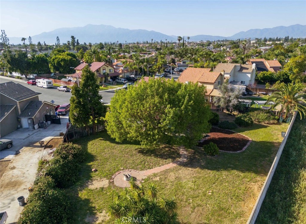 993 South Date Avenue Rialto, CA 92376 - Photo 6 of 27 a view of a city with lake