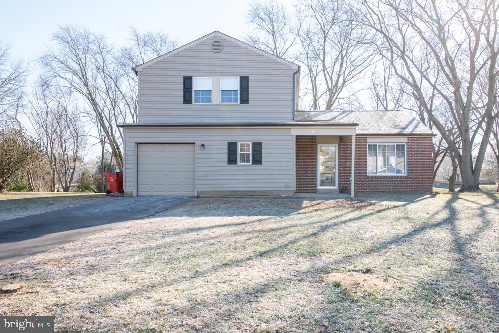 1279 Pebblebrook Road Warminster, PA 18974 - Photo 2 of 67 Gallery Image 2