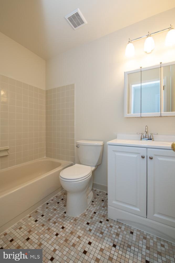 1279 Pebblebrook Road Warminster, PA 18974 - Photo 21 of 67 Gallery Image 21