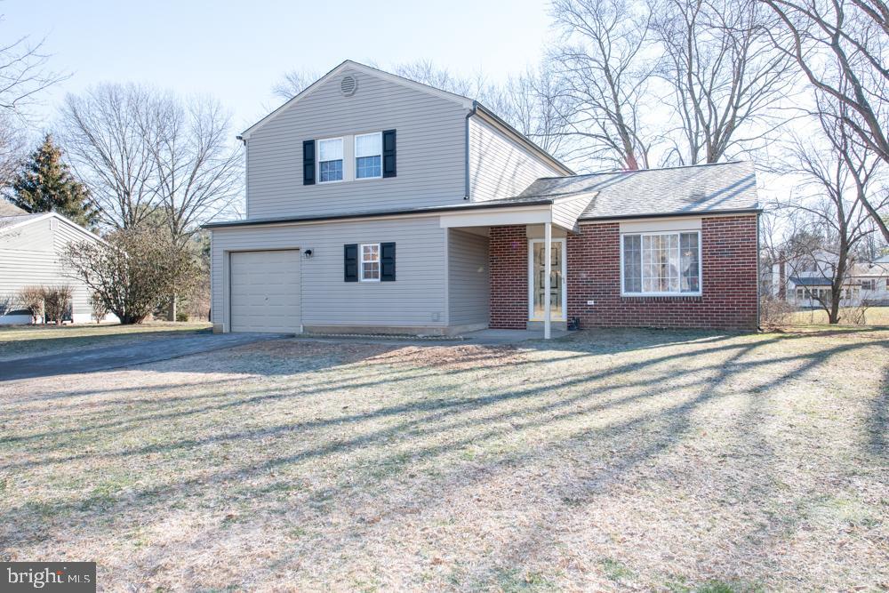 1279 Pebblebrook Road Warminster, PA 18974 - Photo 3 of 67 Gallery Image 3