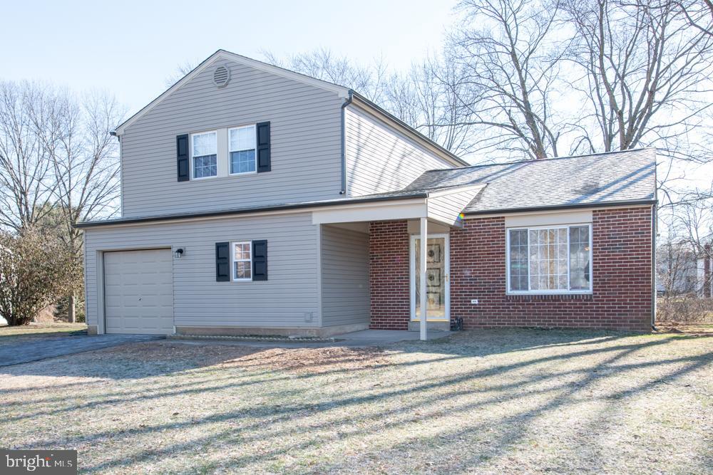 1279 Pebblebrook Road Warminster, PA 18974 - Photo 4 of 67 Gallery Image 4