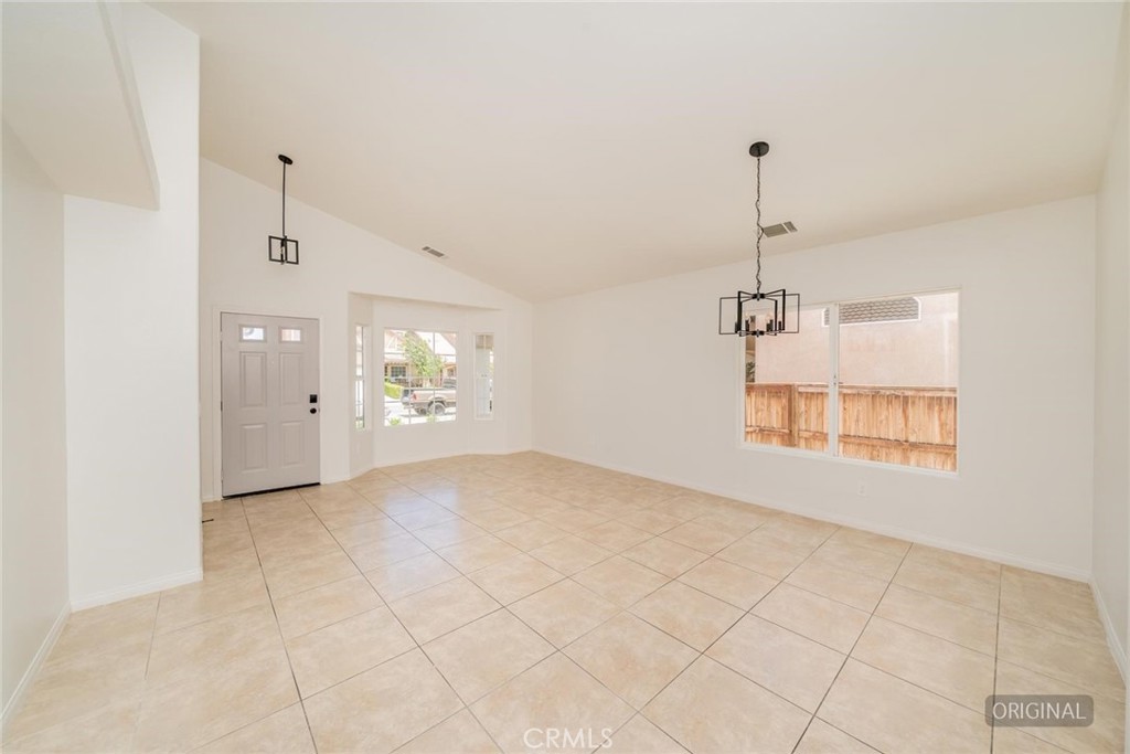 13645 Summit View Street Hesperia, CA 92344 - Photo 4 of 33