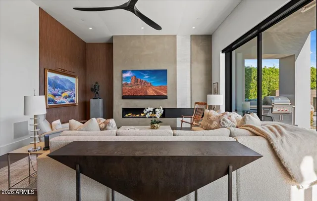 $5,890,000 | 6982 East Joshua Tree Lane, Paradise Valley, AZ 85253