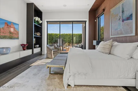 $5,450,000 | 6982 East Joshua Tree Lane, Paradise Valley, AZ 85253