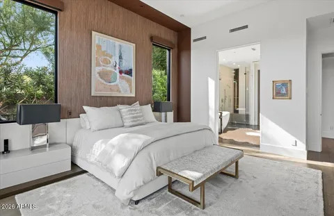 $5,450,000 | 6982 East Joshua Tree Lane, Paradise Valley, AZ 85253