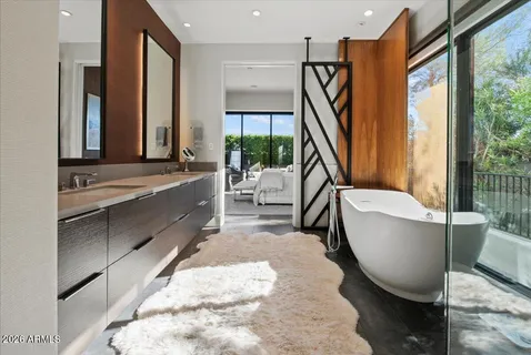 $5,450,000 | 6982 East Joshua Tree Lane, Paradise Valley, AZ 85253