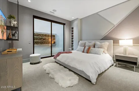 $5,450,000 | 6982 East Joshua Tree Lane, Paradise Valley, AZ 85253