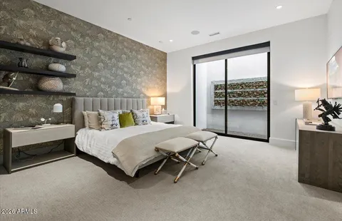 $5,450,000 | 6982 East Joshua Tree Lane, Paradise Valley, AZ 85253