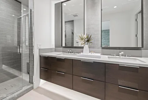 $5,000,000 | 6982 East Joshua Tree Lane, Paradise Valley, AZ 85253