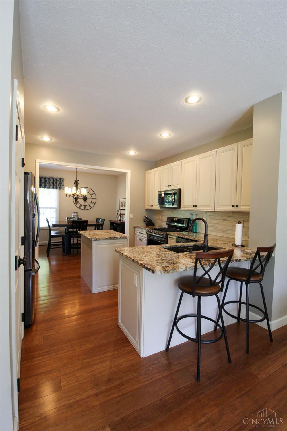 8857 Livingston Road Cincinnati, OH 45251 - Photo 10 of 49 Gallery Image 10