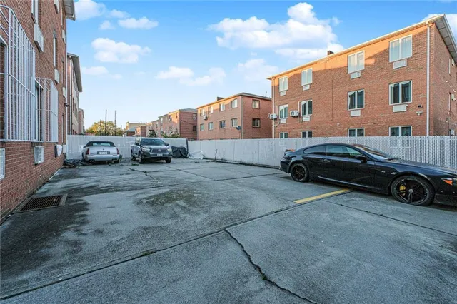 $659,000 | 2397 Boynton Place, Unit 3B | Gravesend