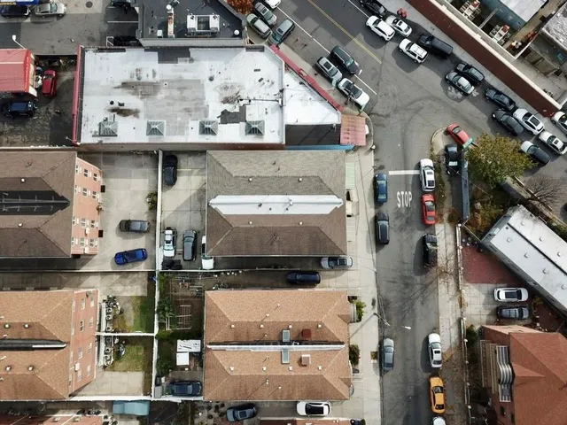 $659,000 | 2397 Boynton Place, Unit 3B | Gravesend