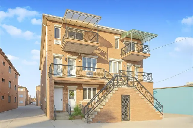 $659,000 | 2397 Boynton Place, Unit 3B | Gravesend