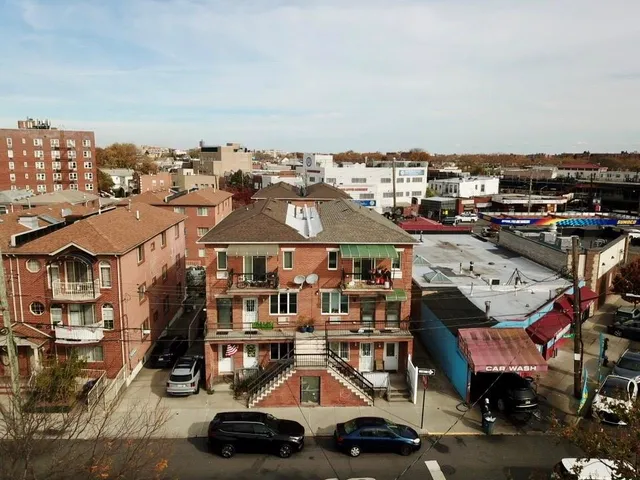 $659,000 | 2397 Boynton Place, Unit 3B | Gravesend