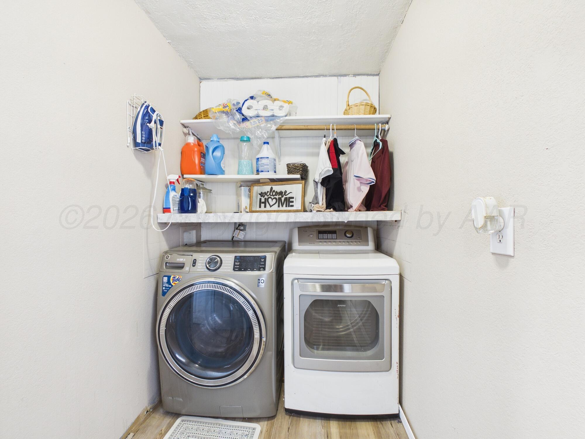 209 Texas Street Cactus, TX 79029 - Photo 15 of 17 Laundry Room