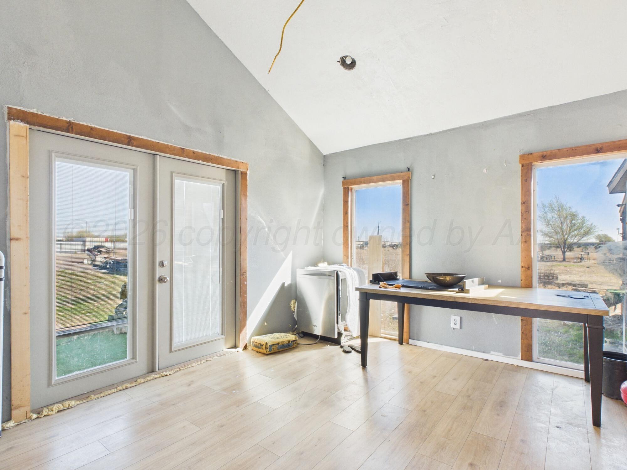 209 Texas Street Cactus, TX 79029 - Photo 16 of 17 Sunroom