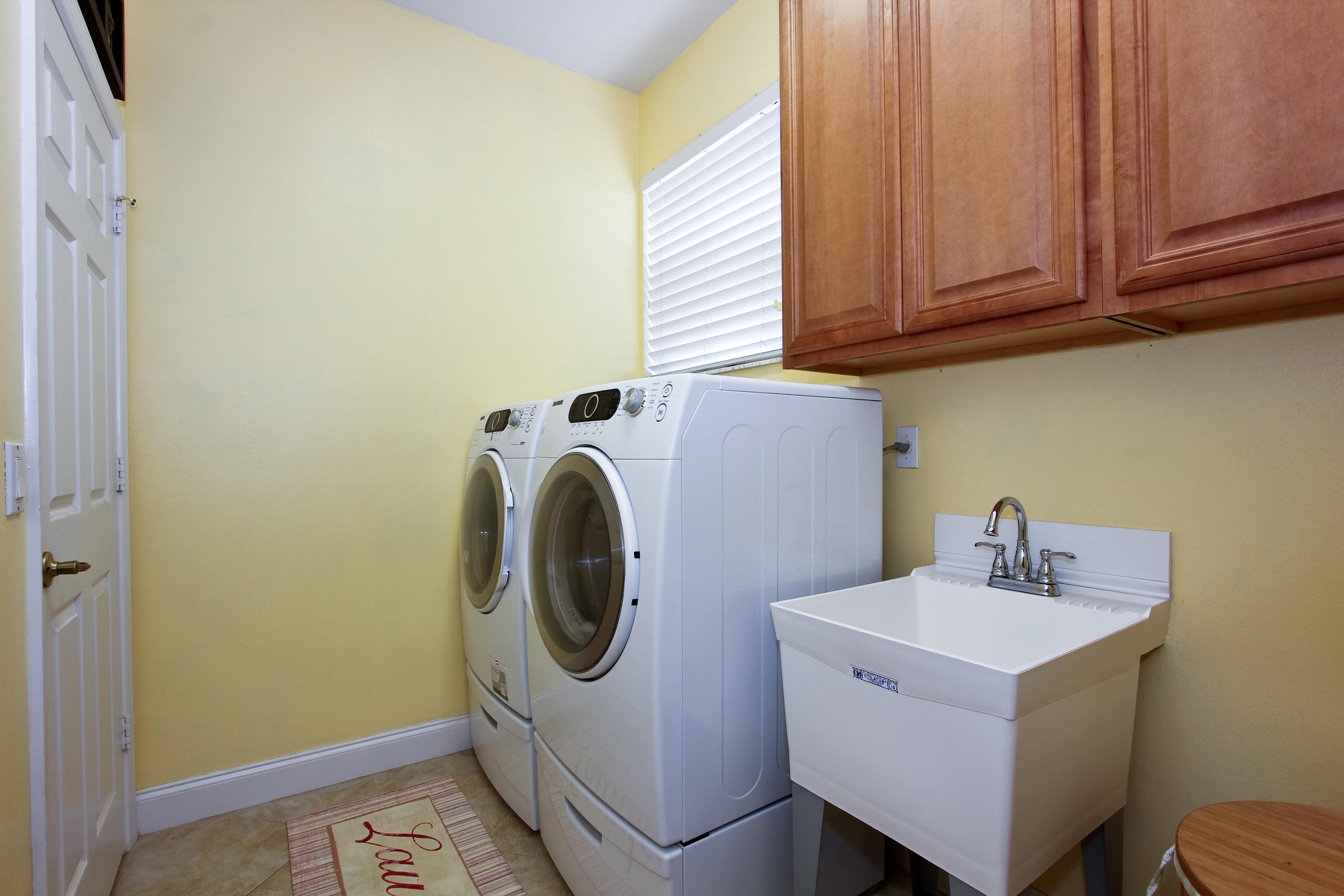 11092 Laurel Walk Road Wellington, FL 33449 - Photo 21 of 21 11092_Laurel_Walk_Rd_LaundryRoom