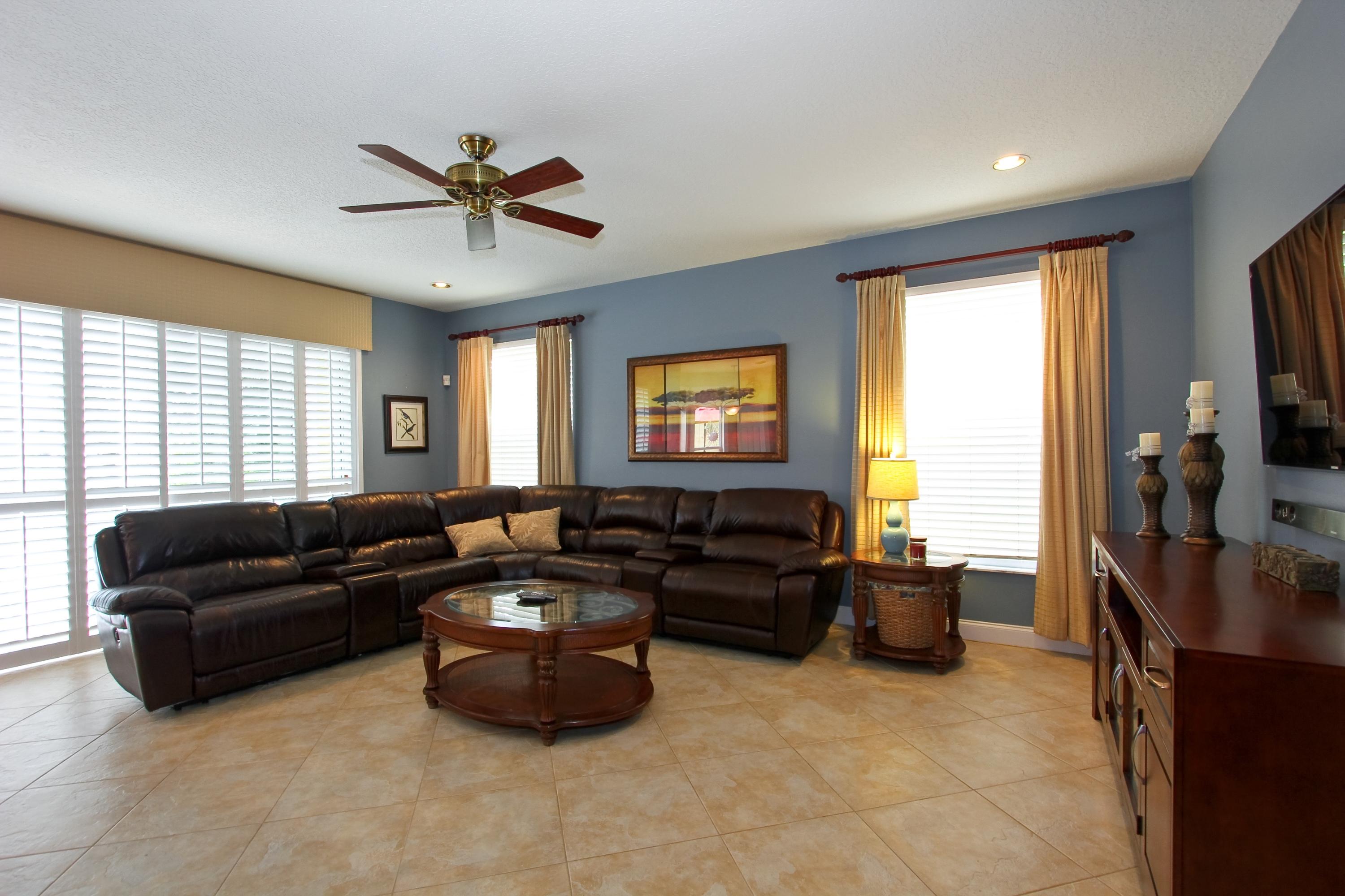 11092 Laurel Walk Road Wellington, FL 33449 - Photo 5 of 21 11092_Laurel_Walk_Rd_FamilyRoom