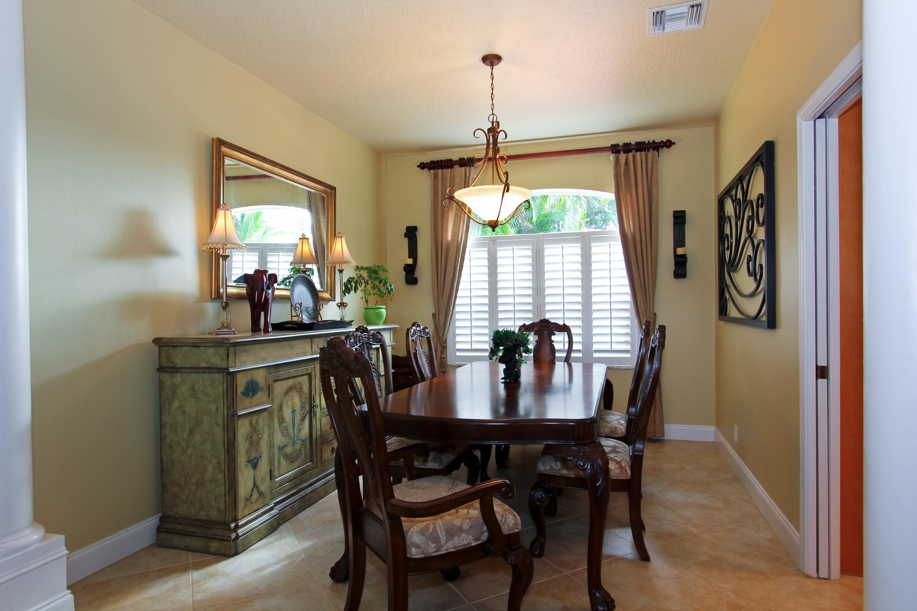 11092 Laurel Walk Road Wellington, FL 33449 - Photo 8 of 21 11092_Laurel_Walk_Rd_DiningRoom