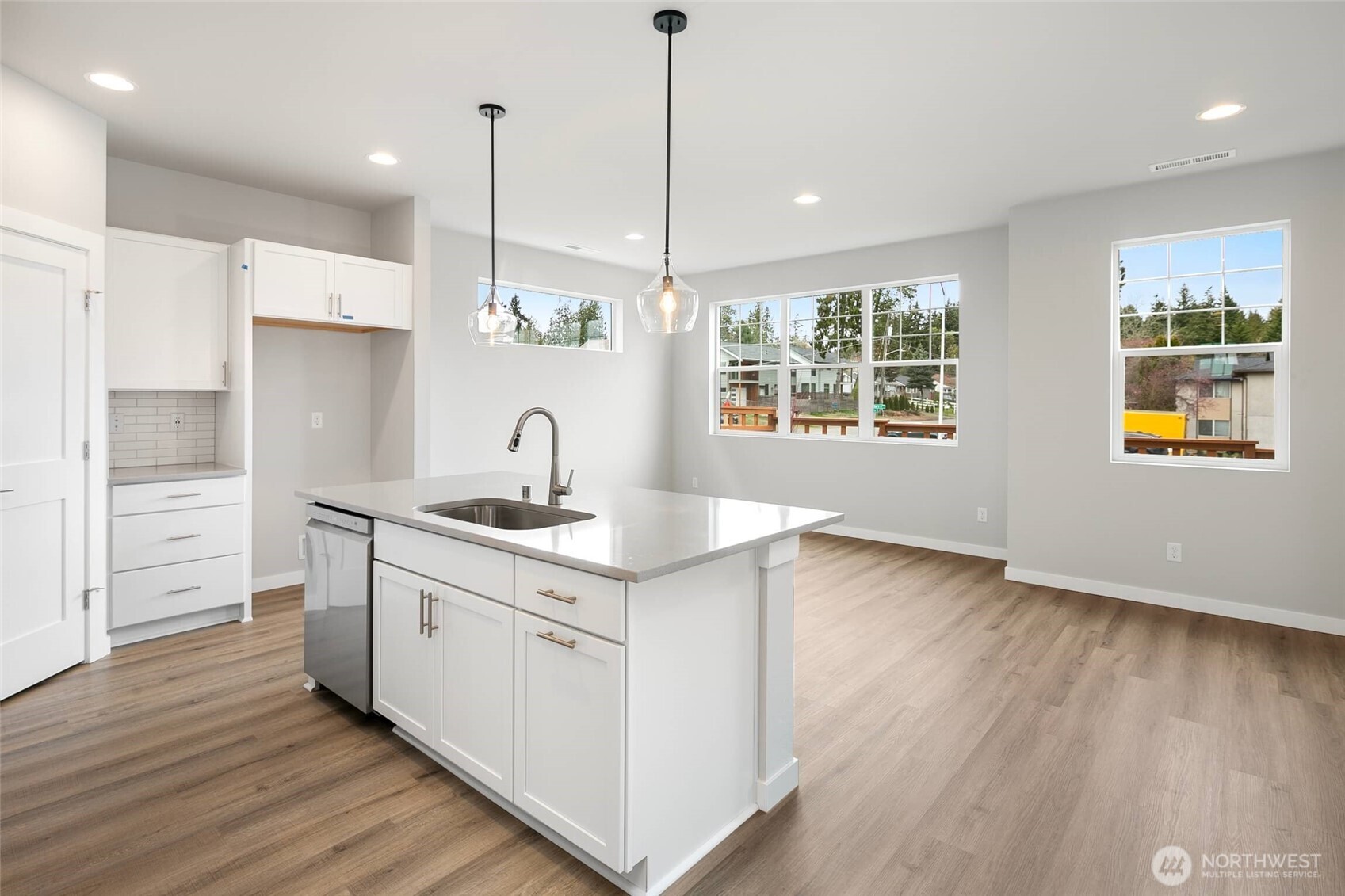 562 Southwest 97th Street, Unit 4 Seattle, WA 98106 - Photo 12 of 36