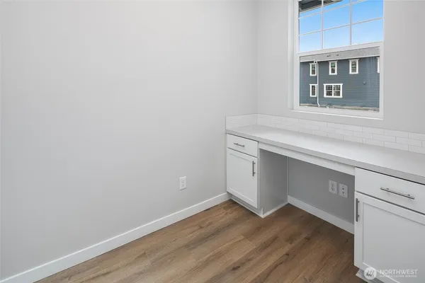 $1,079,900 | 562 Southwest 97th Street, Unit 4, Seattle, WA 98106