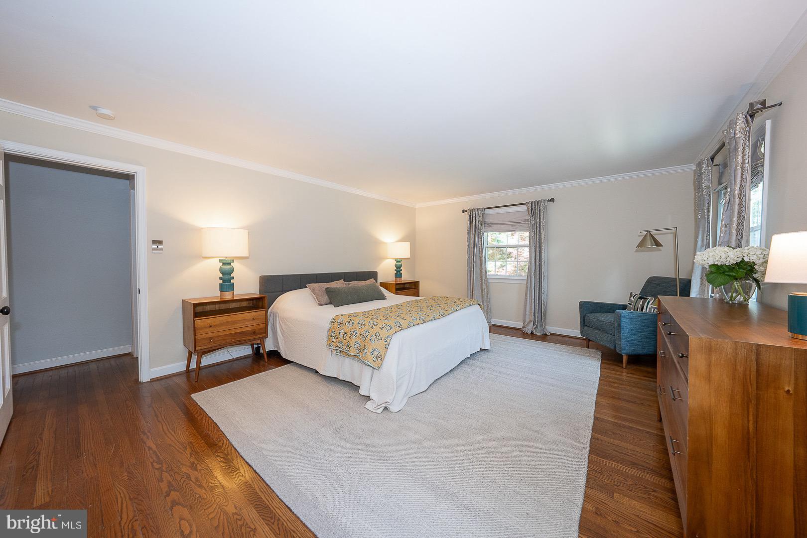 734 Woodcrest Road Wayne, PA 19087 - Photo 18 of 37 Primary with hardwood floors