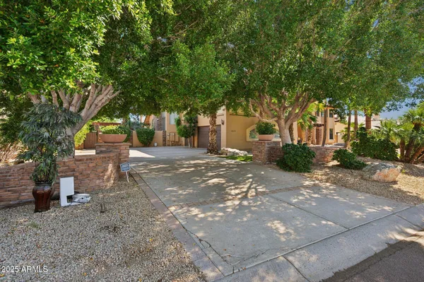 $1,999,000 | 11621 South Blackfoot Drive, Phoenix, AZ 85044