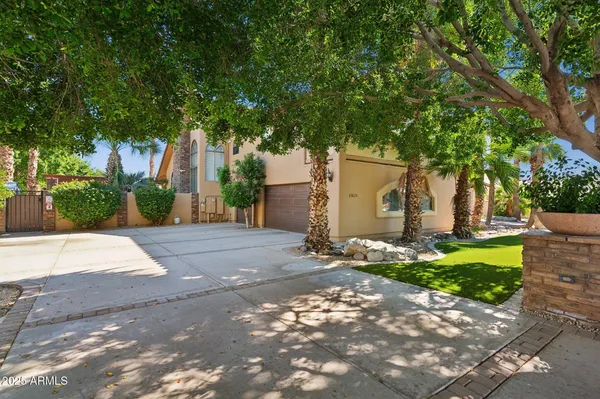 $1,999,000 | 11621 South Blackfoot Drive, Phoenix, AZ 85044