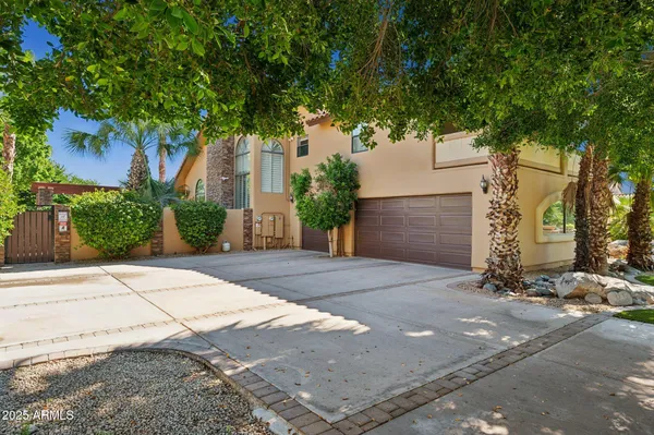 $1,999,000 | 11621 South Blackfoot Drive, Phoenix, AZ 85044