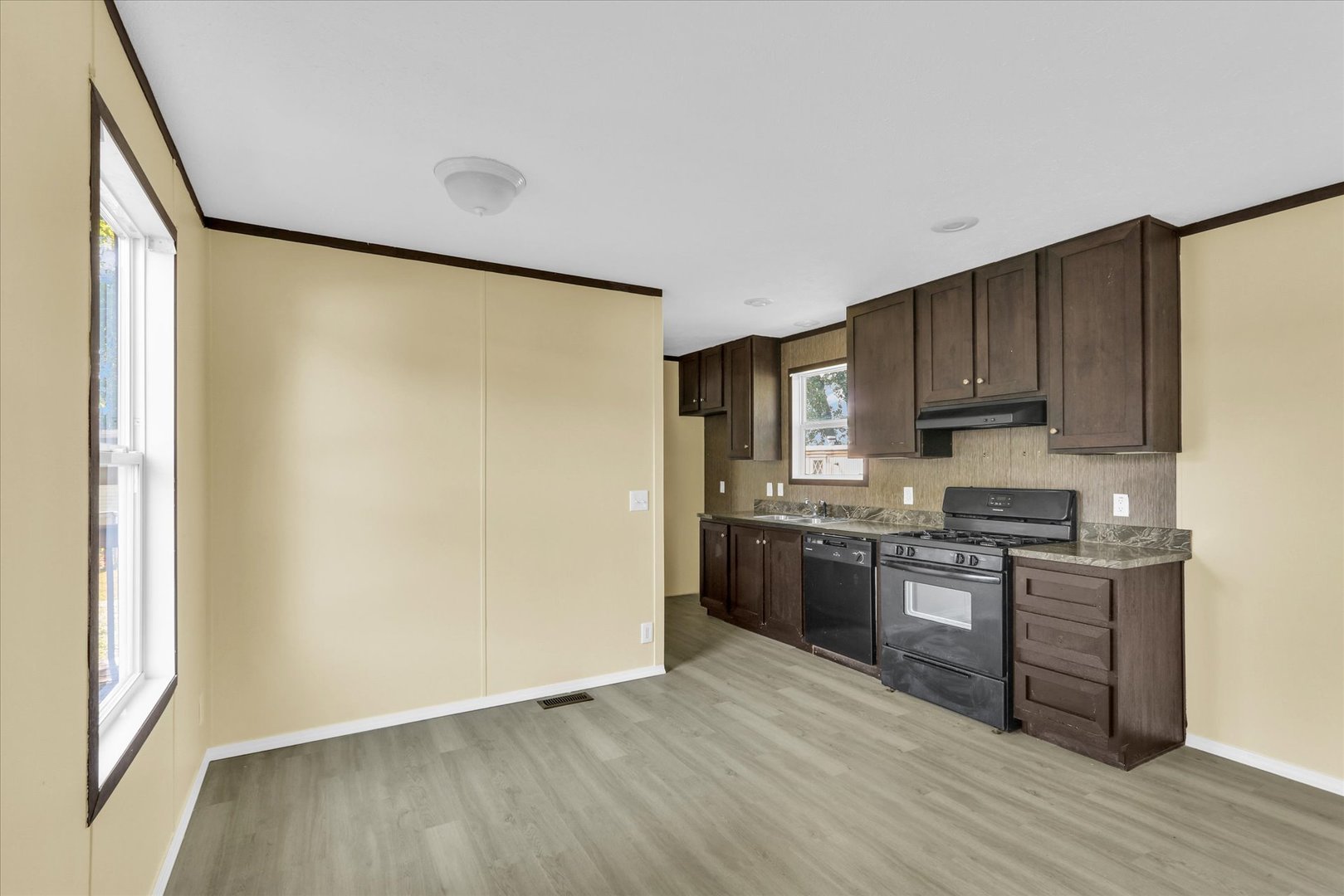 1224 Sycamore Lane Rantoul, IL 61866 - Photo 9 of 27