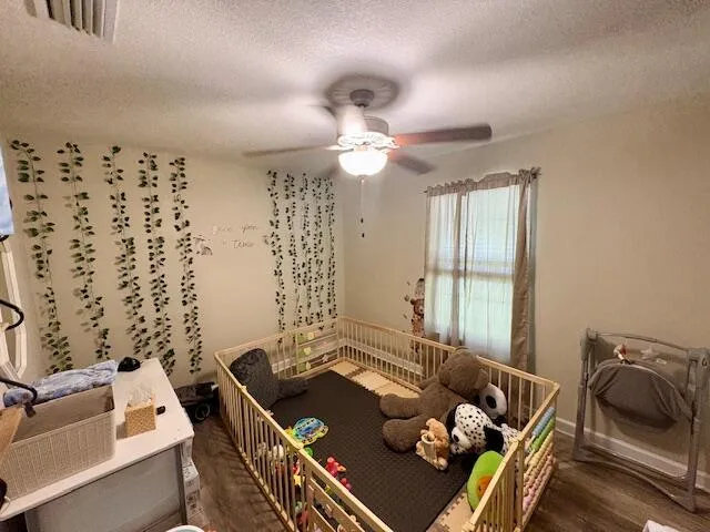 $2,100 | 310 Wildwood Street, Mary Esther, FL 32569