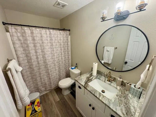 $2,100 | 310 Wildwood Street, Mary Esther, FL 32569