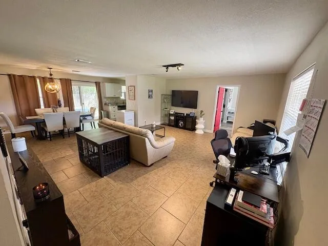 $2,100 | 310 Wildwood Street, Mary Esther, FL 32569