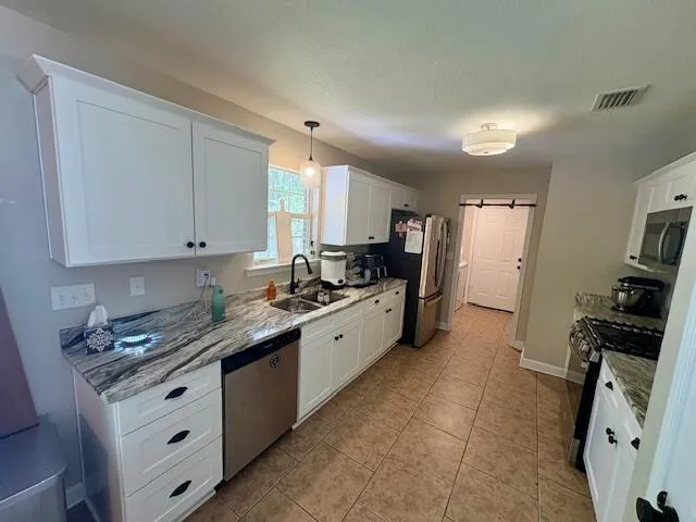 $2,100 | 310 Wildwood Street, Mary Esther, FL 32569