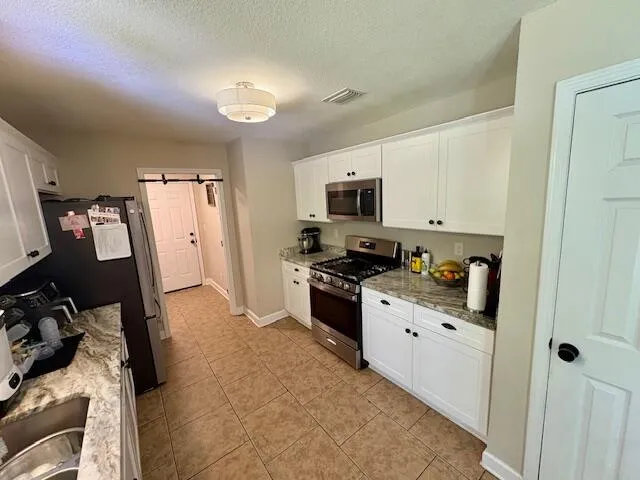 $2,100 | 310 Wildwood Street, Mary Esther, FL 32569