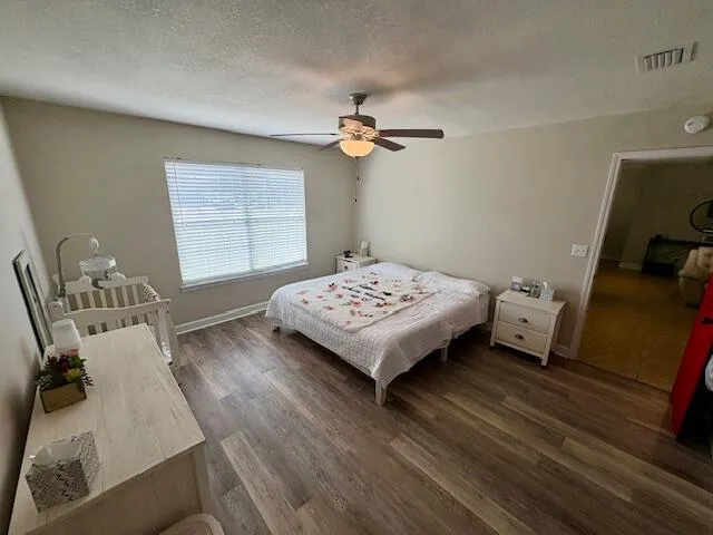 $2,100 | 310 Wildwood Street, Mary Esther, FL 32569