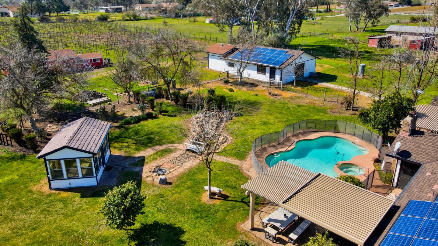 9809 Alta Mesa Road Wilton, CA 95693 - Photo 82 of 86 an aerial view of a house with a garden