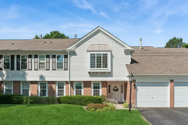 $345,000 | 513 Kingsmill Lane, Unit C, Prospect Heights, IL 60070