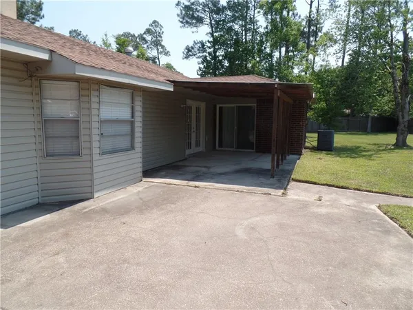 $1,900 | 125 Maple Circle, Slidell, LA 70458