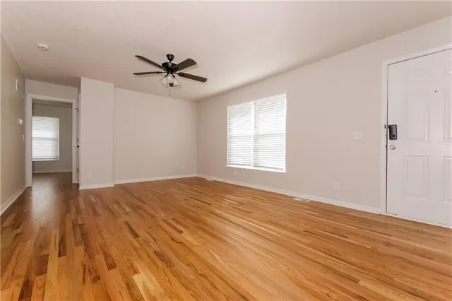 $2,170 | 406 Brookside Circle, Kearney, MO 64060