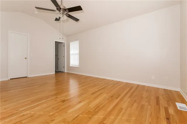 $2,170 | 406 Brookside Circle, Kearney, MO 64060