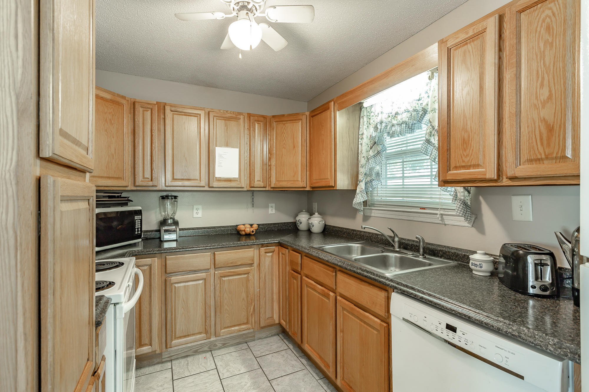 10422 Sims-Harris Road Ooltewah, TN 37363 - Photo 7 of 22 Kitchen