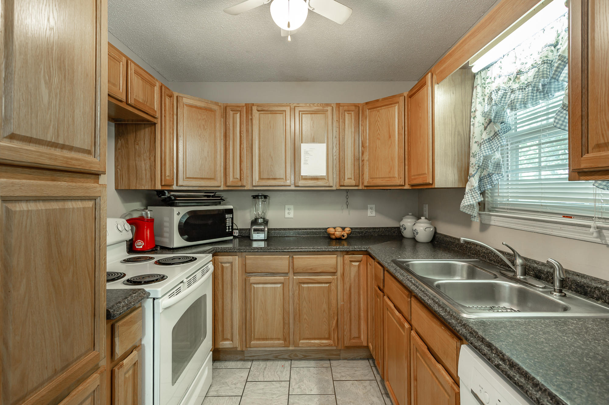 10422 Sims-Harris Road Ooltewah, TN 37363 - Photo 8 of 22 Kitchen