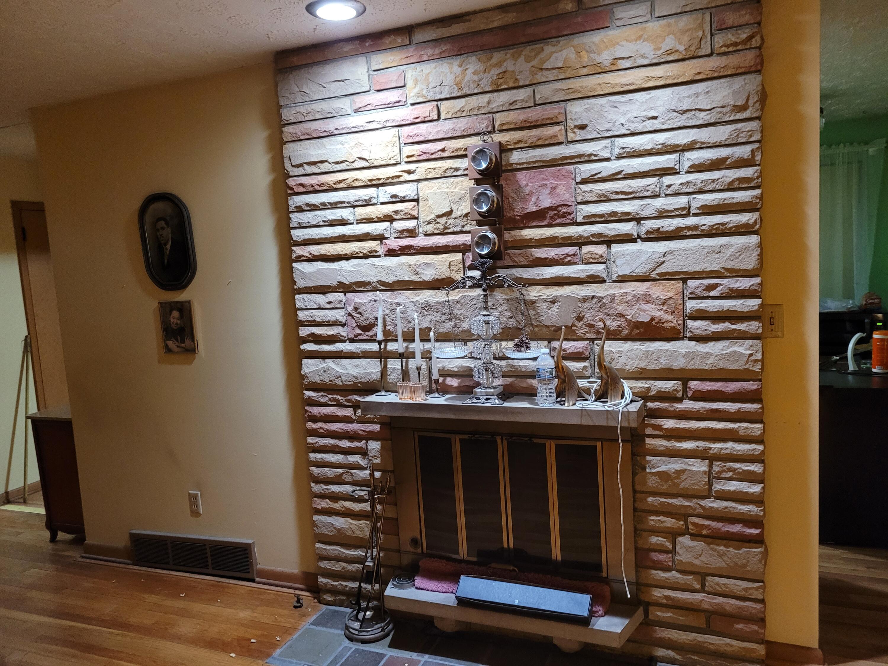 2591 Mock Road Columbus, OH 43219 - Photo 3 of 12 20221024_184821