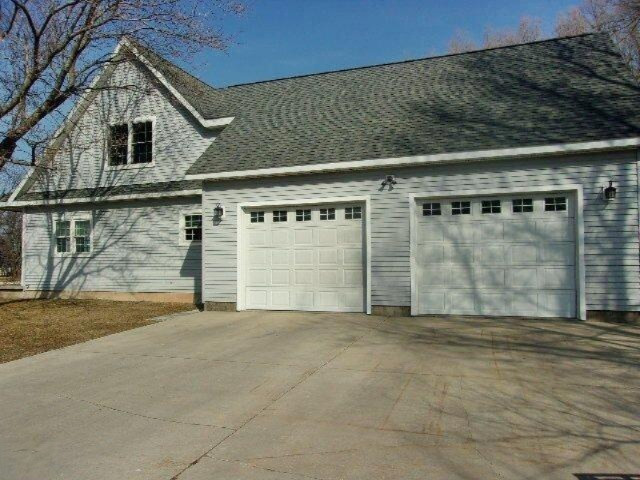 825 Cherry Road Manistee, MI 49660 - Photo 4 of 56 4