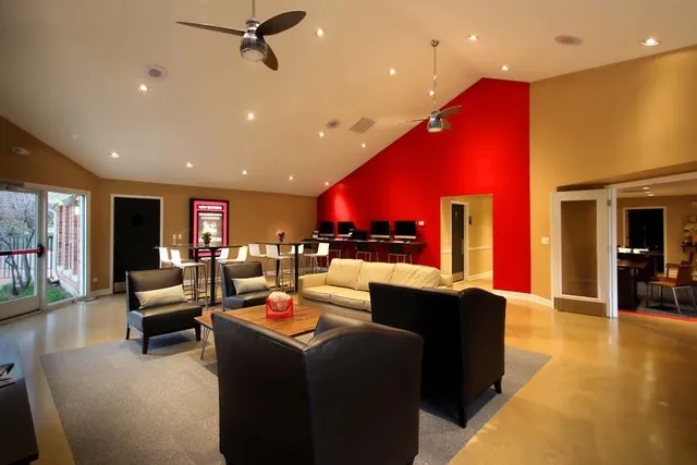 $2,464 | 1640 Burberry Lane, Unit 1311, Schaumburg, IL 60173