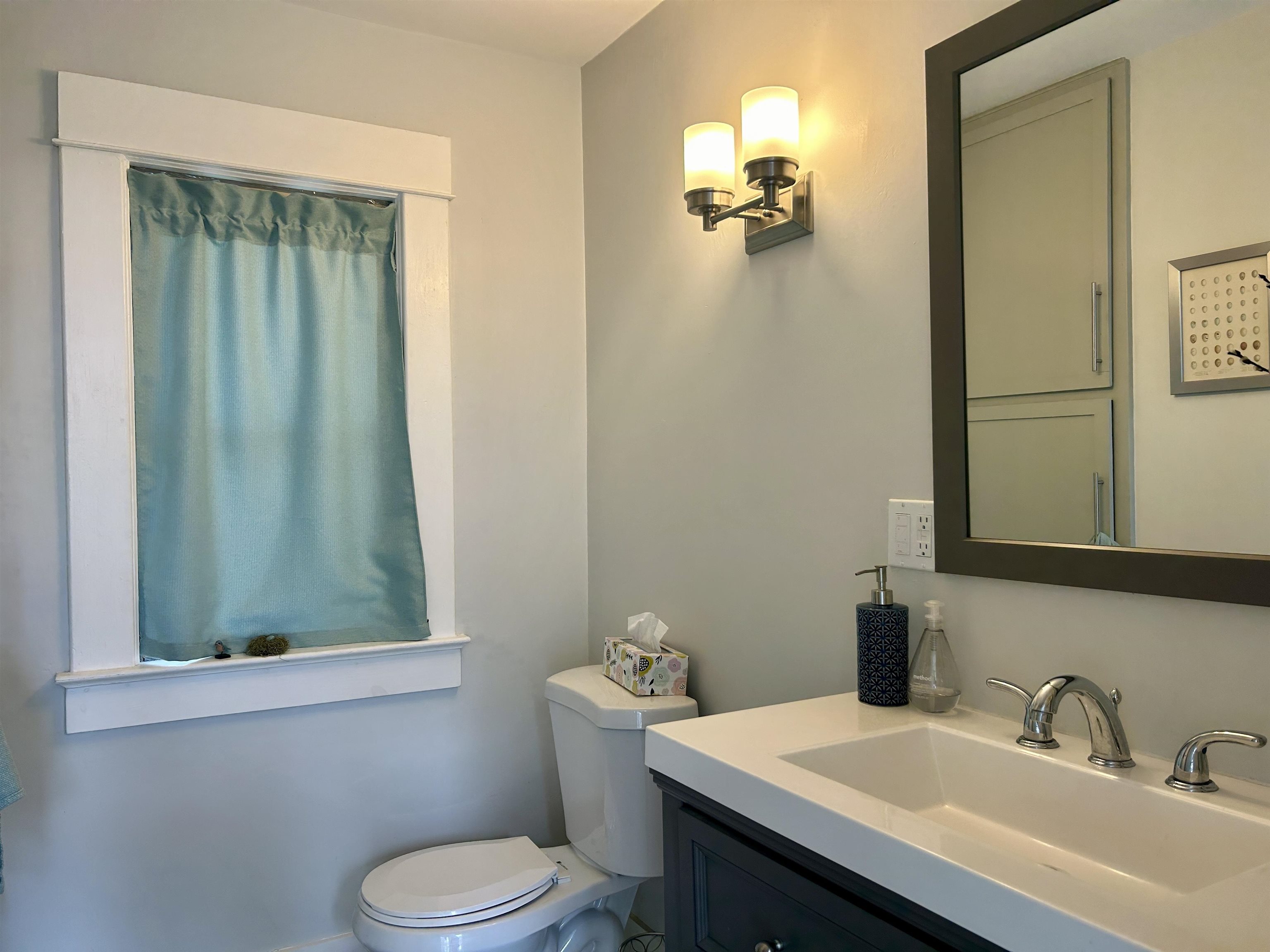 238 South Street Hartford, VT 05088 - Photo 17 of 28