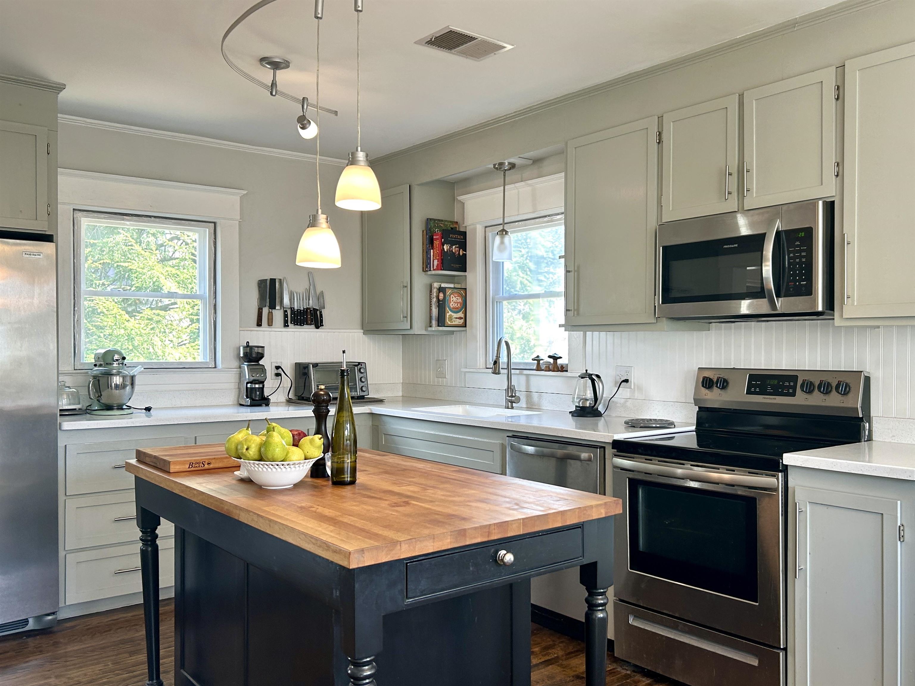 238 South Street Hartford, VT 05088 - Photo 22 of 28